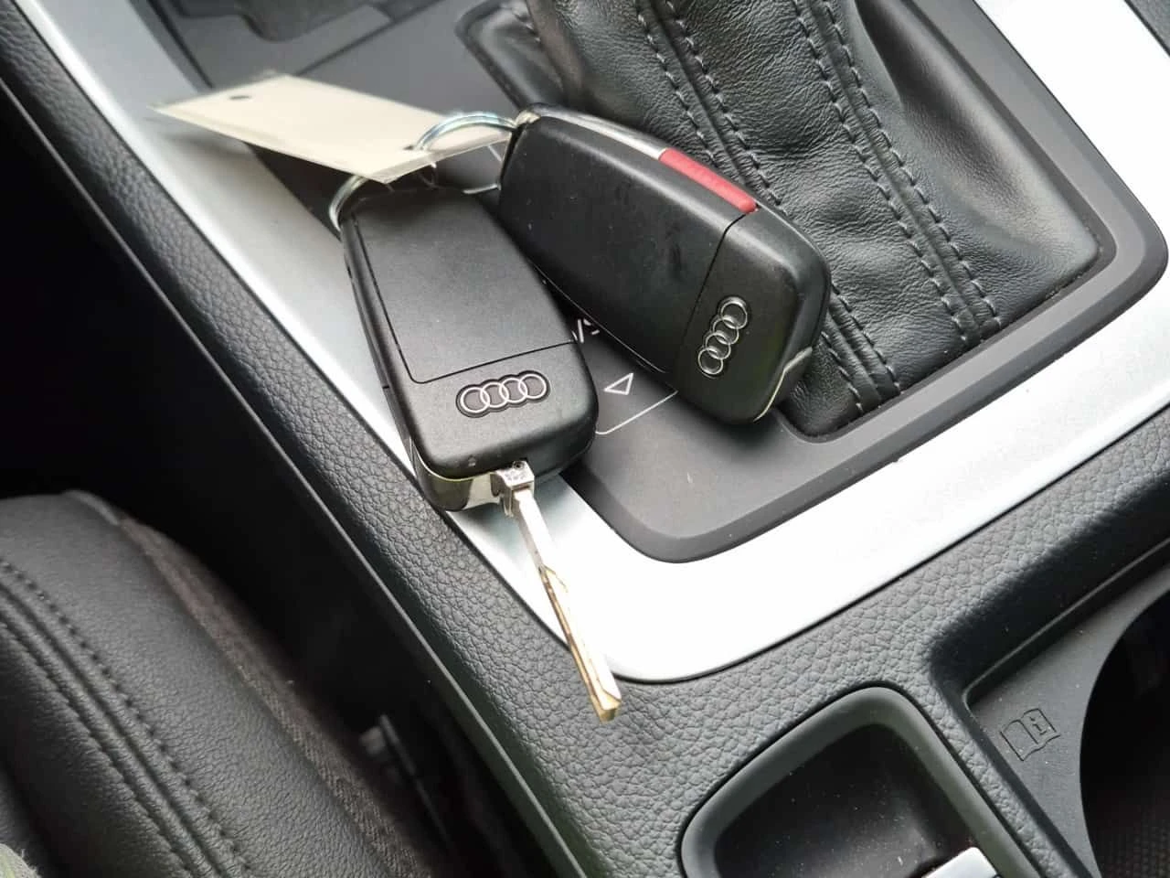 Audi Q3 * PROGRESSIV * KEYLESS* ПАНОРАМА* ПОДГРЕВ* , снимка 7 - Автомобили и джипове - 54596212
