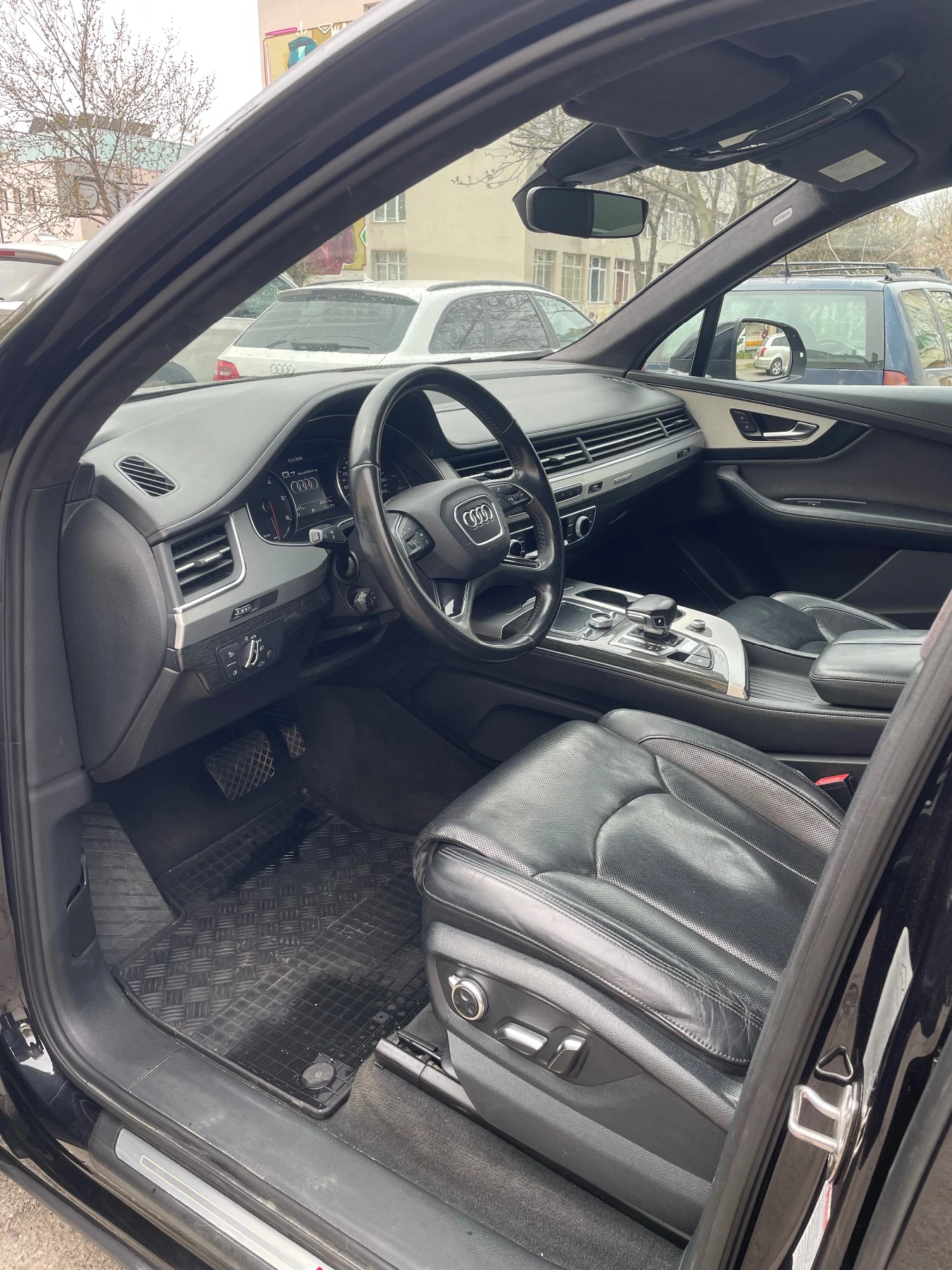 Audi Q7 3.0TDI, снимка 7 - Автомобили и джипове - 54789010