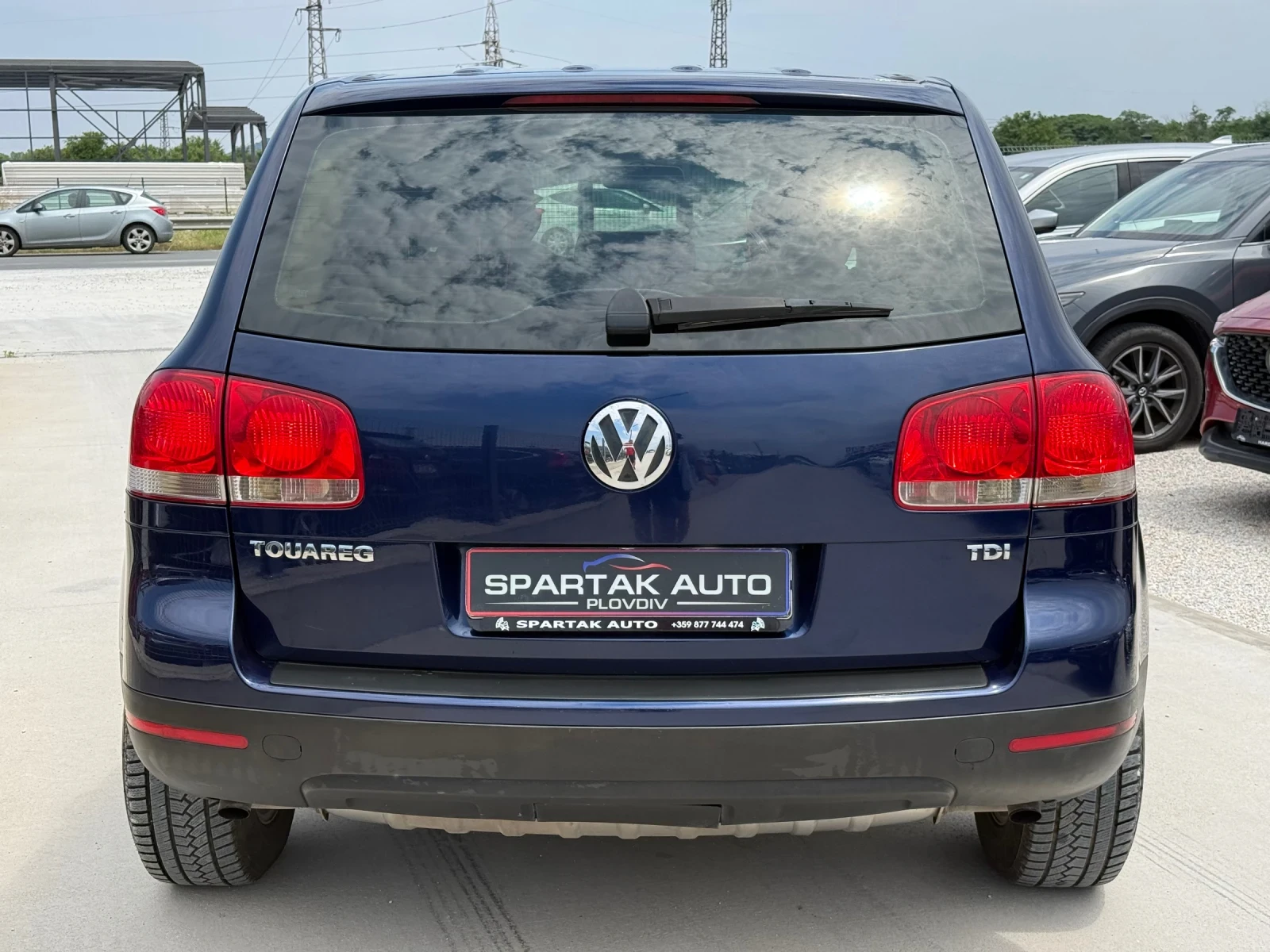 VW Touareg АВТОМАТИК* 2006г* 4Х4* КОЖА* , снимка 5 - Автомобили и джипове - 55193757