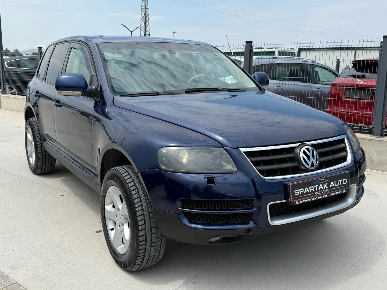 VW Touareg АВТОМАТИК* 2006г* 4Х4* КОЖА* , снимка 3 - Автомобили и джипове - 55193757