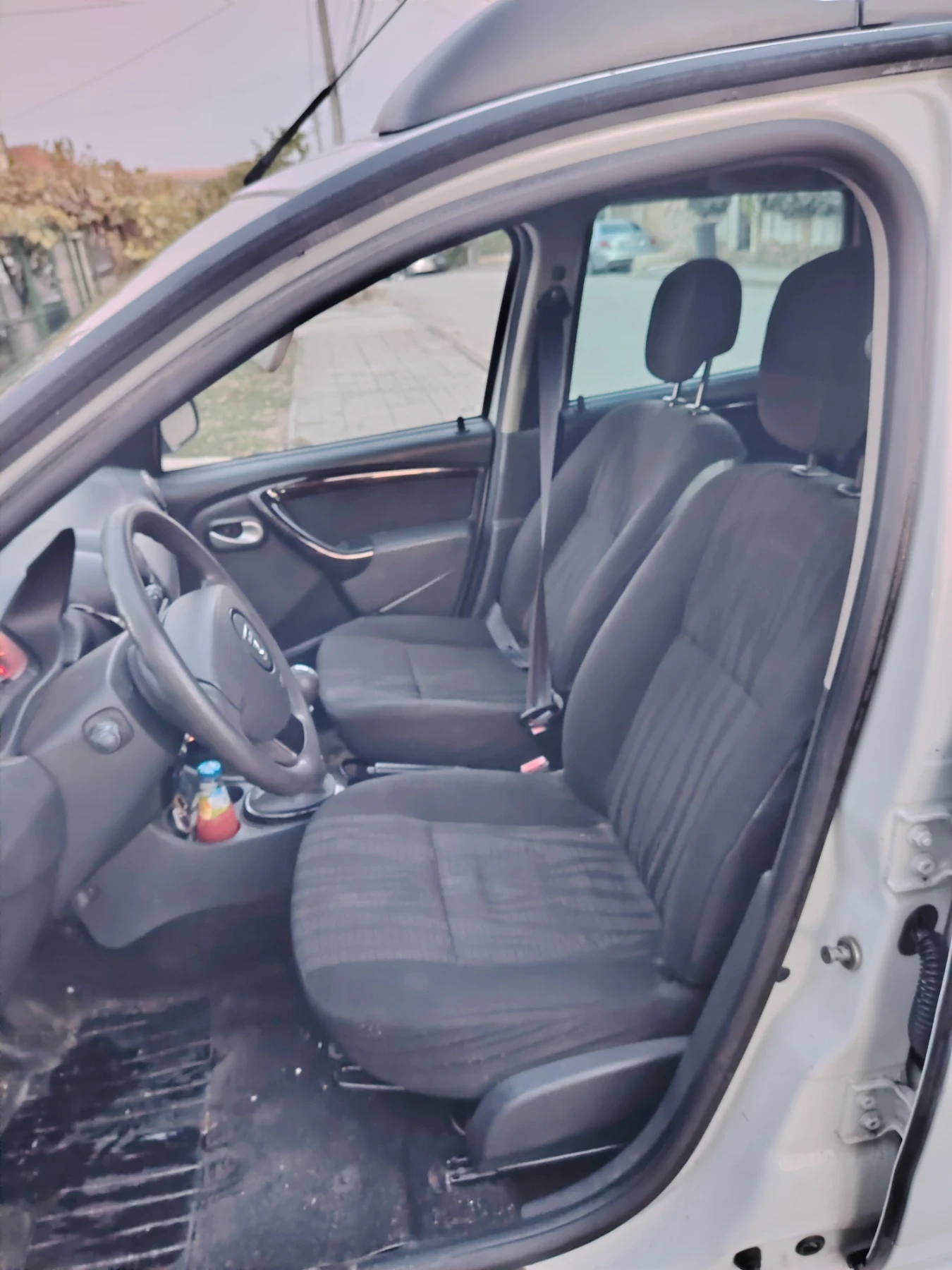 Dacia Duster 4x4 1.5dci 110k.s, снимка 10 - Автомобили и джипове - 56521714
