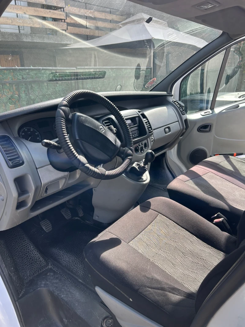 Renault Trafic, снимка 11 - Бусове и автобуси - 52404743