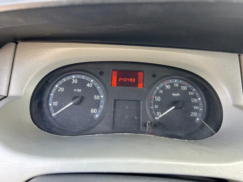 Renault Trafic, снимка 10 - Бусове и автобуси - 52404743