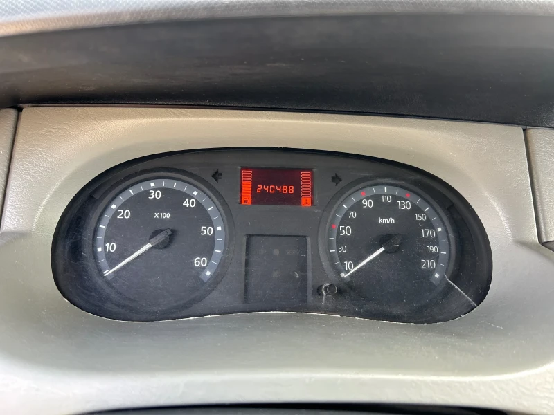 Renault Trafic, снимка 12 - Бусове и автобуси - 52404743