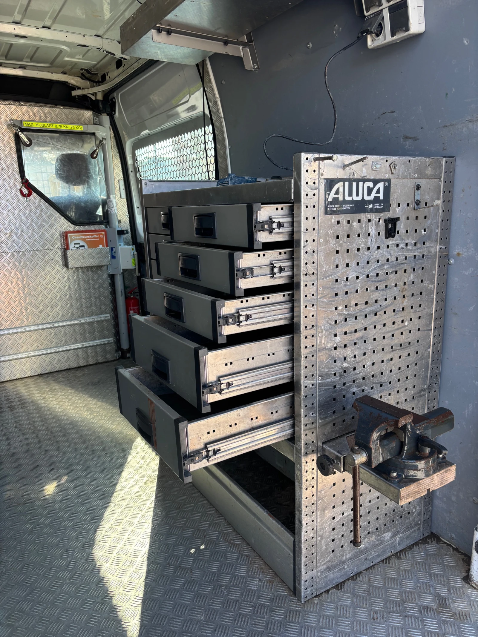 Renault Master Работилницс 12V/230V - изображение 10