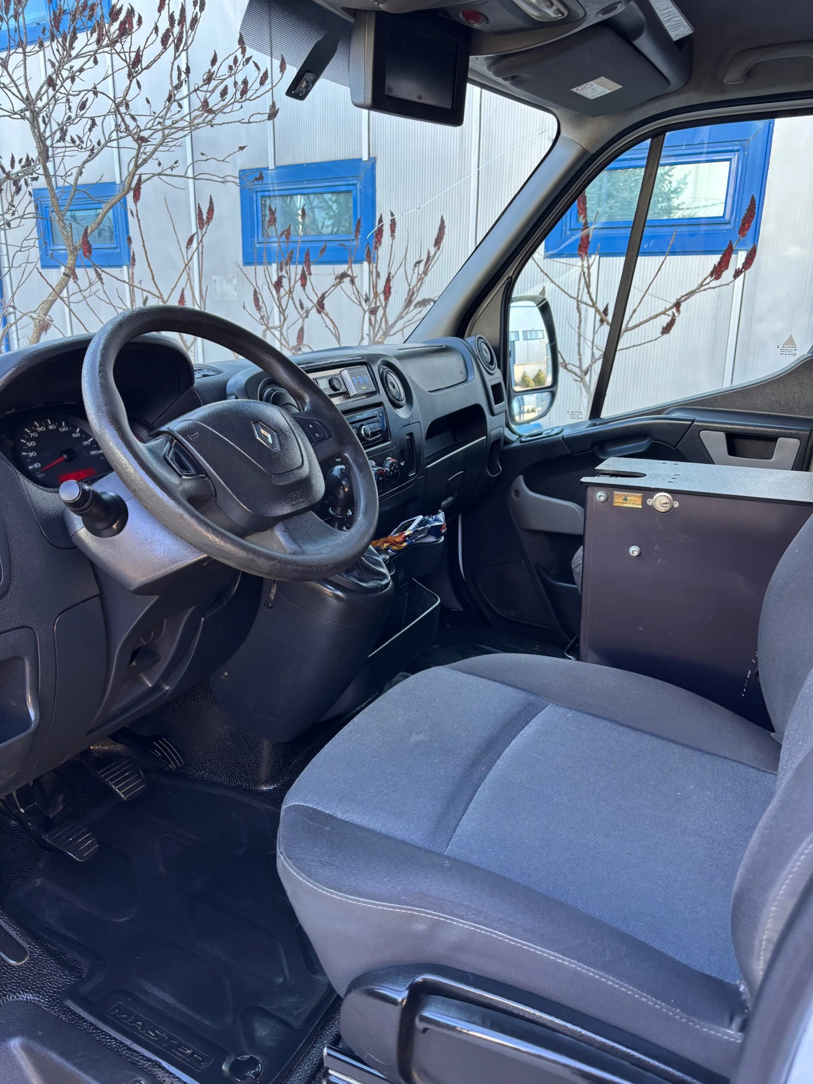 Renault Master Работилницс 12V/230V - изображение 5