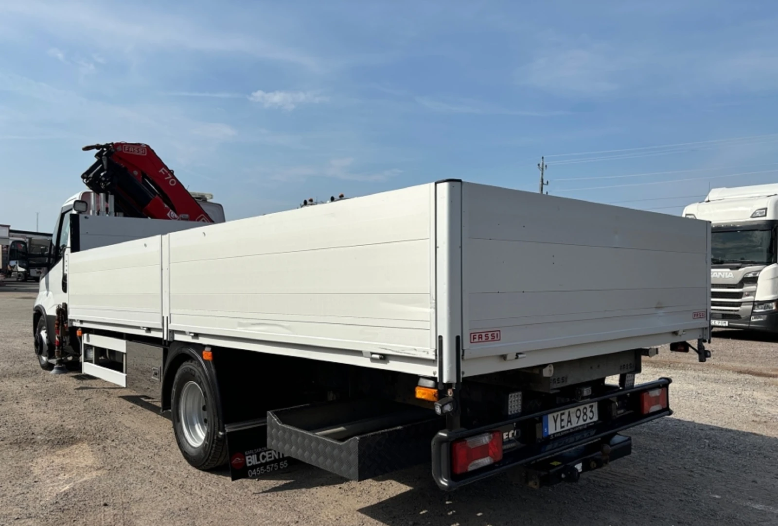 Iveco Daily 2016 Iveco Daily 72C17 с кран Fassi F70B 1.24 - изображение 3