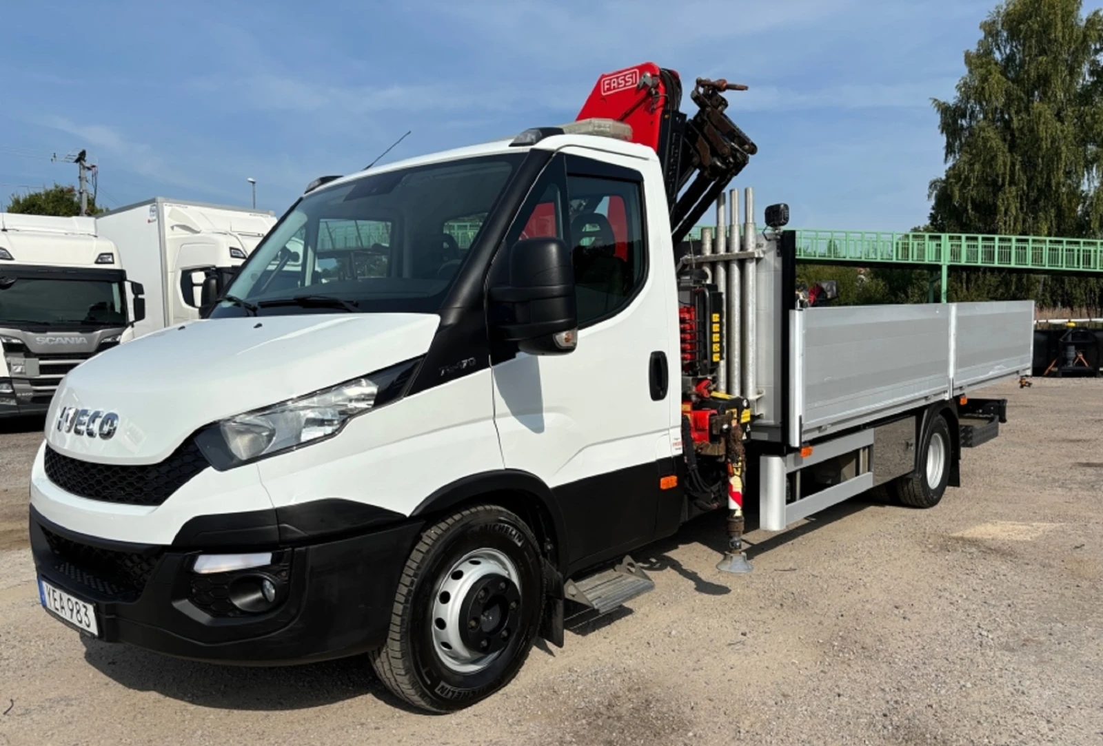 Iveco Daily 2016 Iveco Daily 72C17 с кран Fassi F70B 1.24 - изображение 2