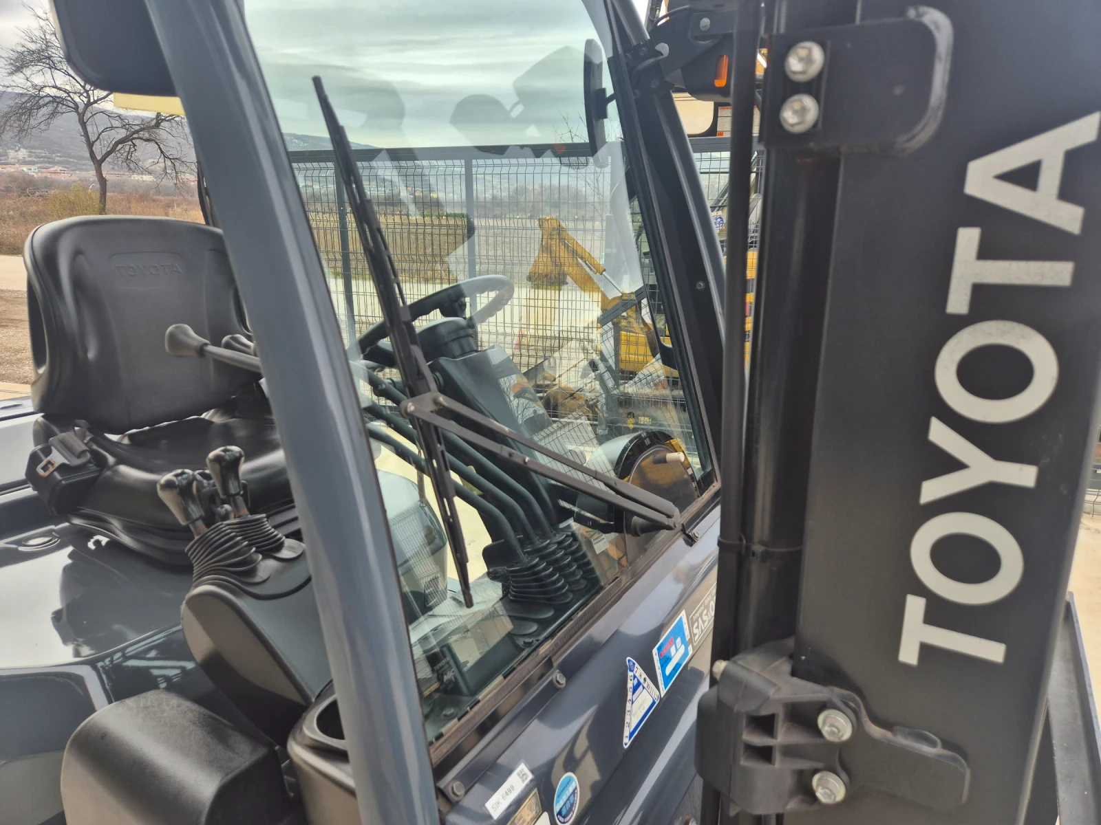 ������� Toyota 1.8 ���� / �������� ����� / �������� + ����� / ��� | Mobile.bg � ����������� 9