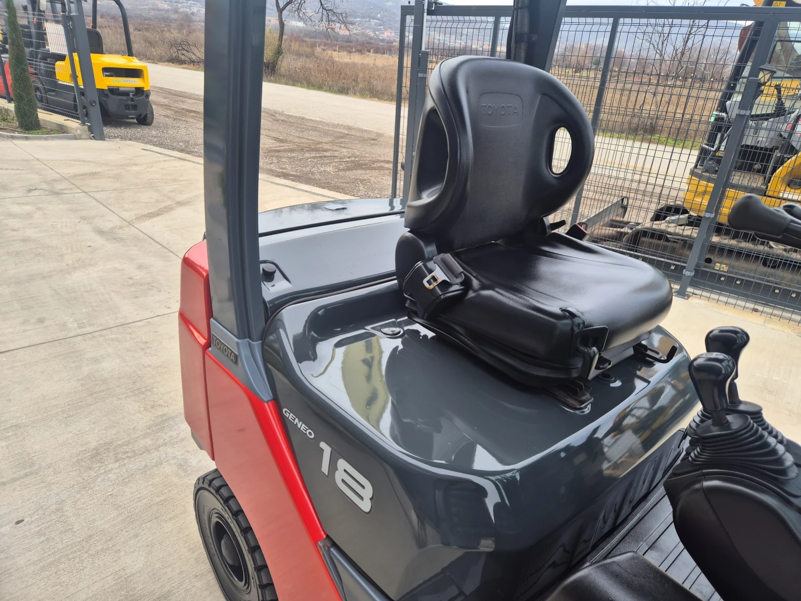 ������� Toyota 1.8 ���� / �������� ����� / �������� + ����� / ��� | Mobile.bg � ����������� 13