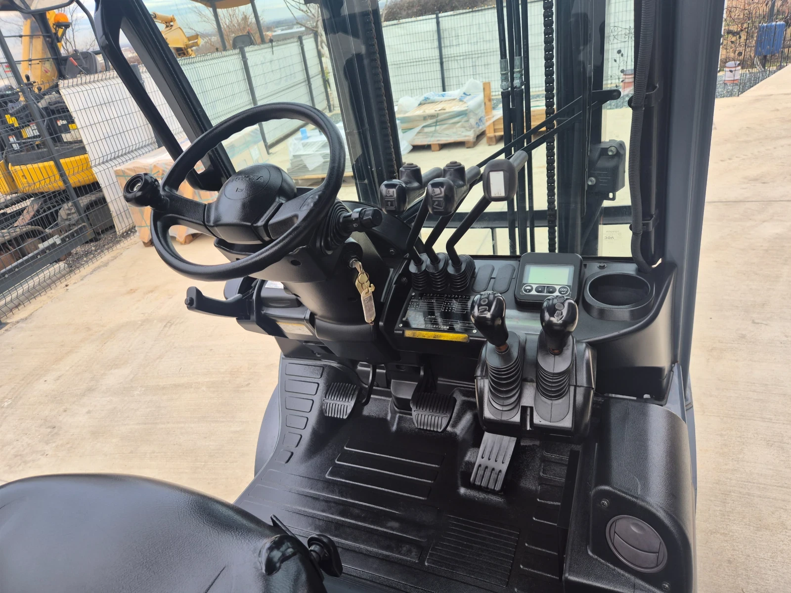 ������� Toyota 1.8 ���� / �������� ����� / �������� + ����� / ��� | Mobile.bg � ����������� 12