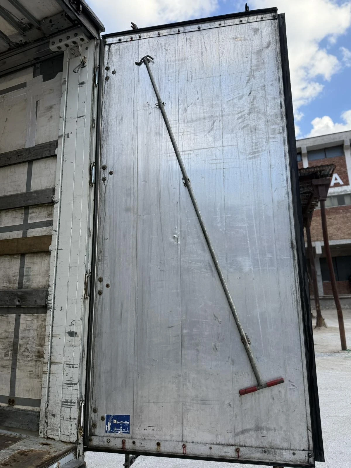  LeciTrailer  *  | Mobile.bg   10