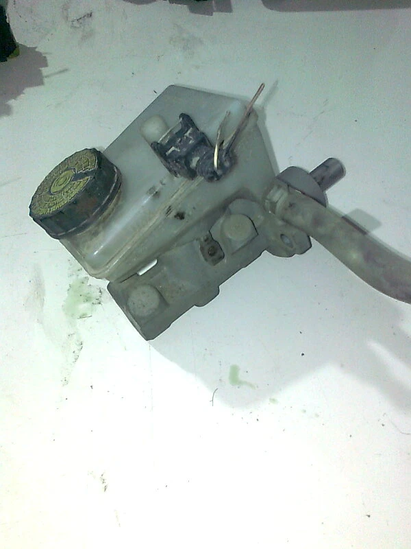 спирачна помпа за Тойота Ярис 1.0 vvti 