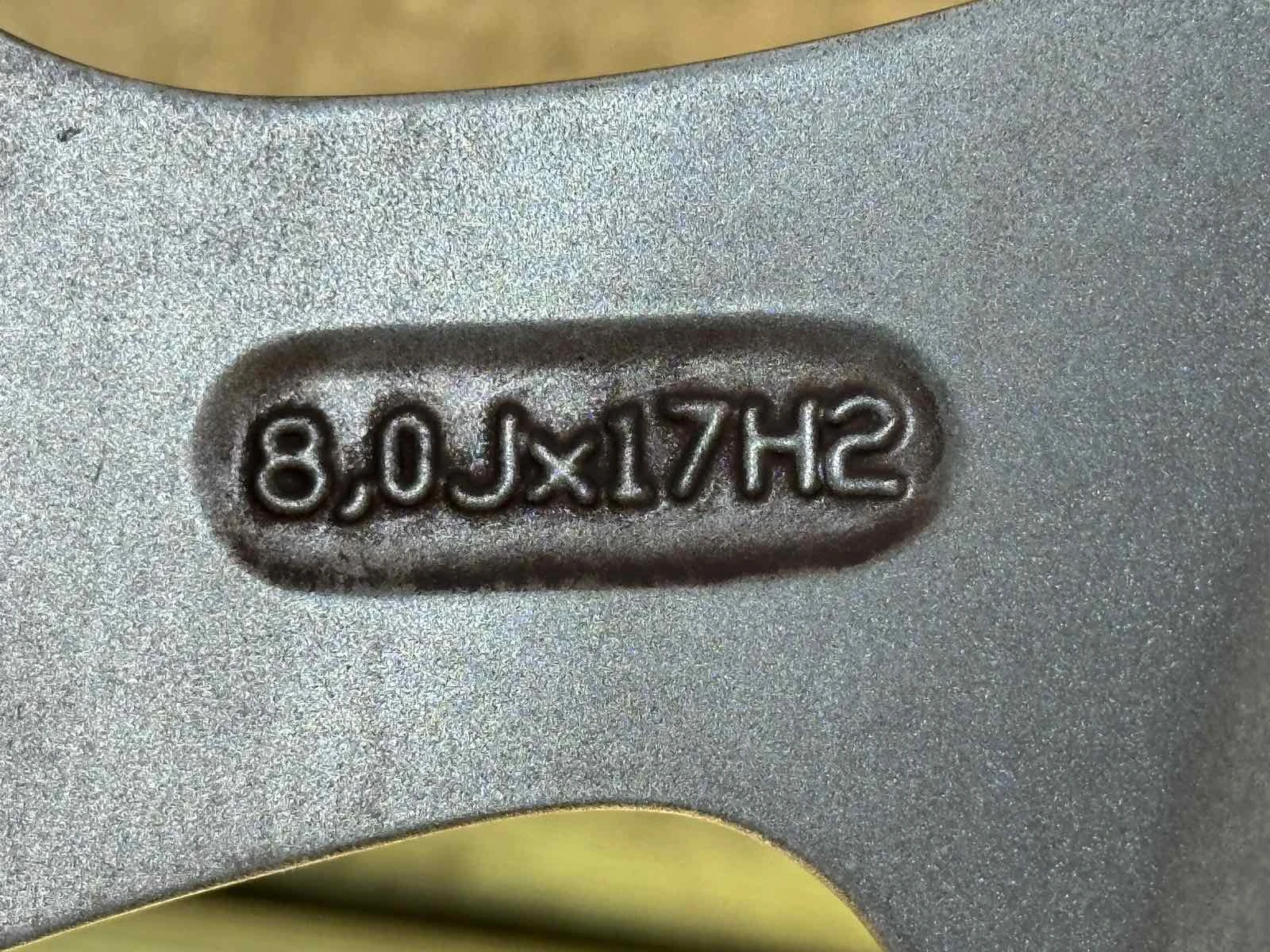 ���� � ������ 235/55R17 �� ����� | Mobile.bg � ����������� 4