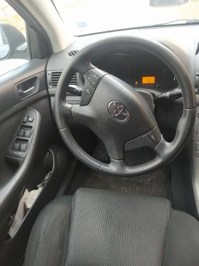 Toyota Avensis 1.8 газ/бензин, снимка 4