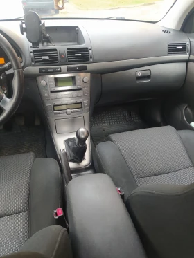 Toyota Avensis 1.8 газ/бензин, снимка 3