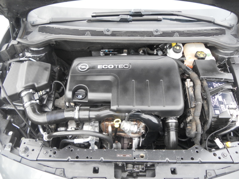 Opel Astra 1,7CDTI 6 скорости, снимка 13 - Автомобили и джипове - 39371557