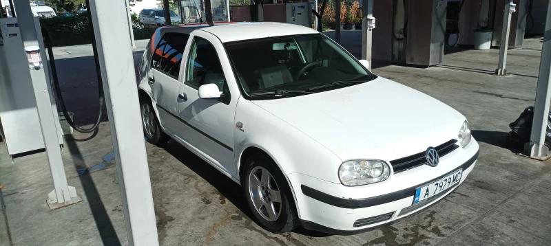 VW Golf, снимка 3 - Автомобили и джипове - 47356159