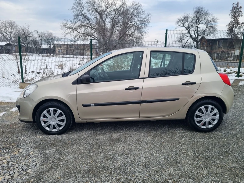 Renault Clio 1.2i Автоматик !, снимка 4 - Автомобили и джипове - 48789018