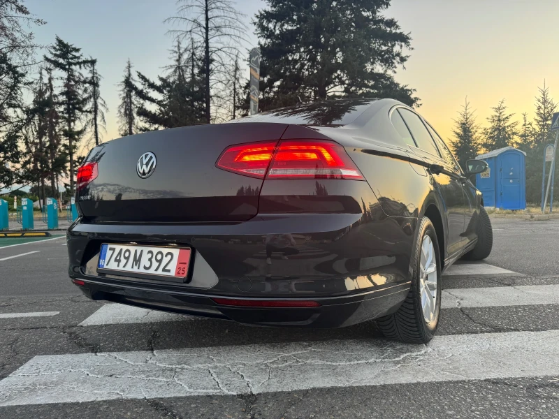 VW Passat COMFORTLINE BUSINESS - AUTOMATIC - LEATHER - DISTR, снимка 2 - Автомобили и джипове - 52395930