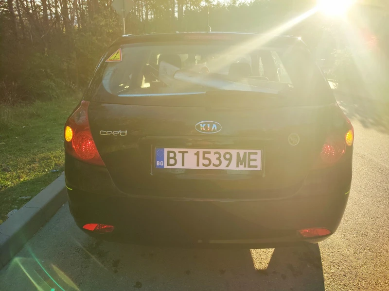 Kia Ceed 1.6 SWISS, снимка 16 - Автомобили и джипове - 52113725