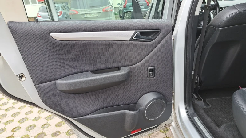 Mercedes-Benz A 180 CDI Facelift/ Автоматик/ Темпомат, снимка 12 - Автомобили и джипове - 53486174