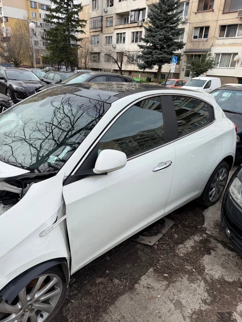 Alfa Romeo Giulietta 1.4Turbo, снимка 2 - Автомобили и джипове - 53561509