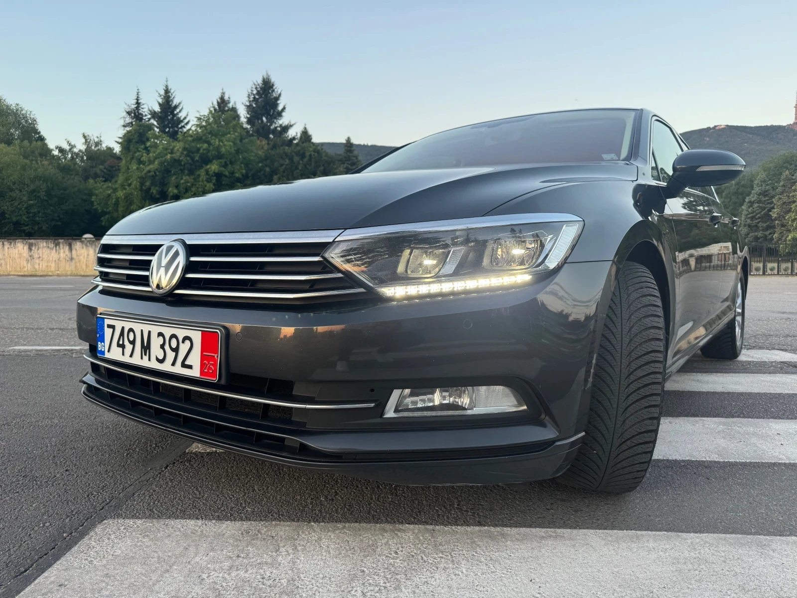 VW Passat COMFORTLINE BUSINESS - AUTOMATIC - LEATHER - DISTR, снимка 1