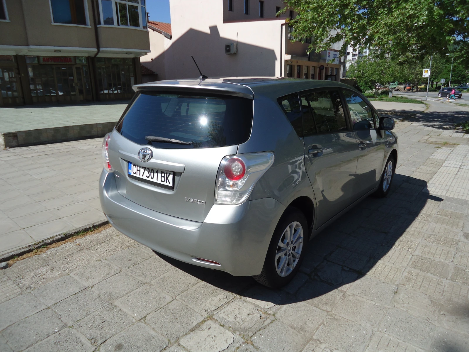 Toyota Verso 2000 D4D 7 МЕСТА - изображение 4