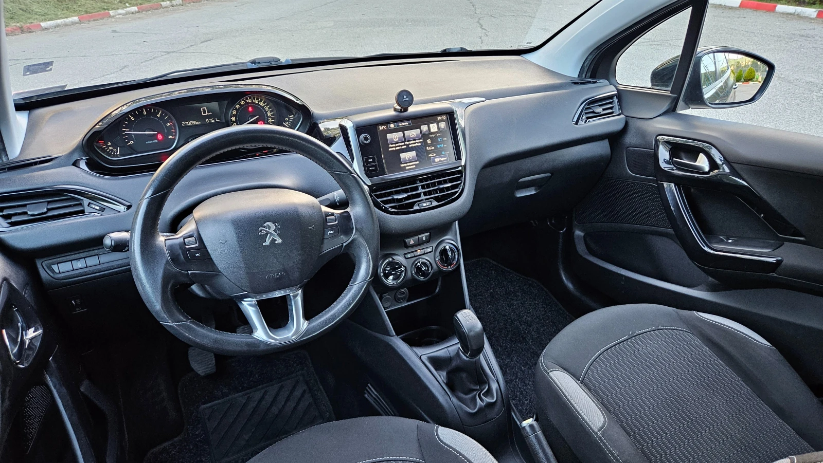 Peugeot 208 1.6 Hdi Klimatik/Facelift/Euro-6b - изображение 9