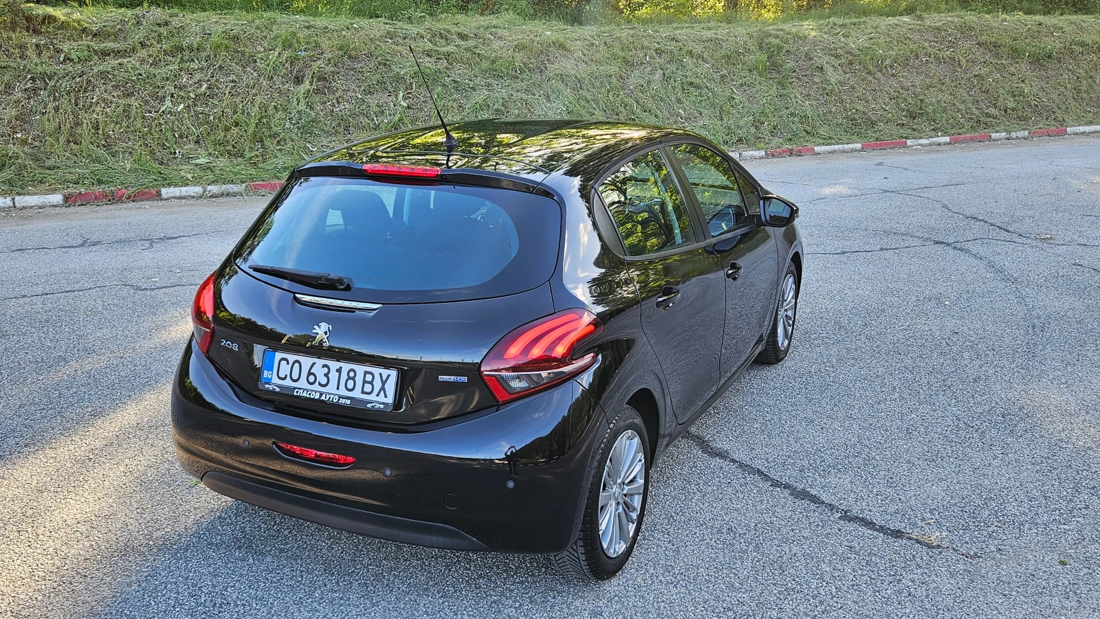 Peugeot 208 1.6 Hdi Klimatik/Facelift/Euro-6b - изображение 5
