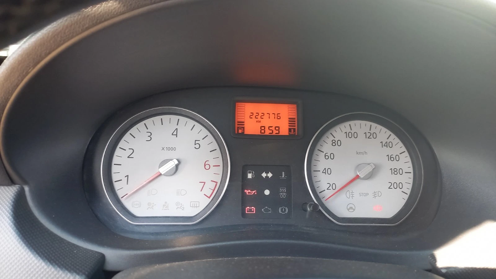 Dacia Sandero 1.4 Бензин/Газ - изображение 6