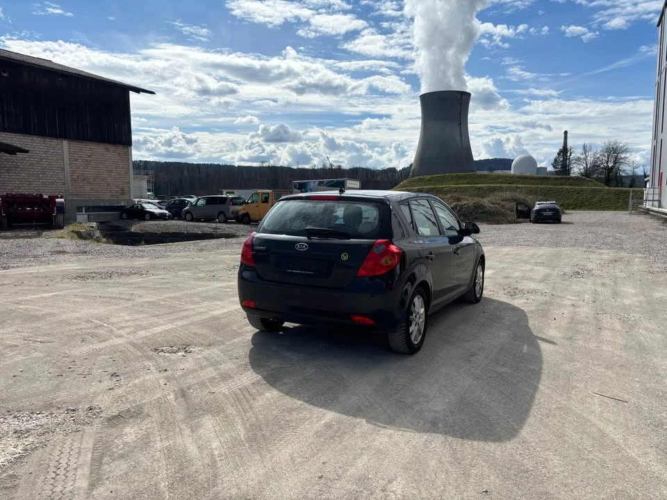 Kia Ceed 1.6 SWISS | Mobile.bg — изображение 2