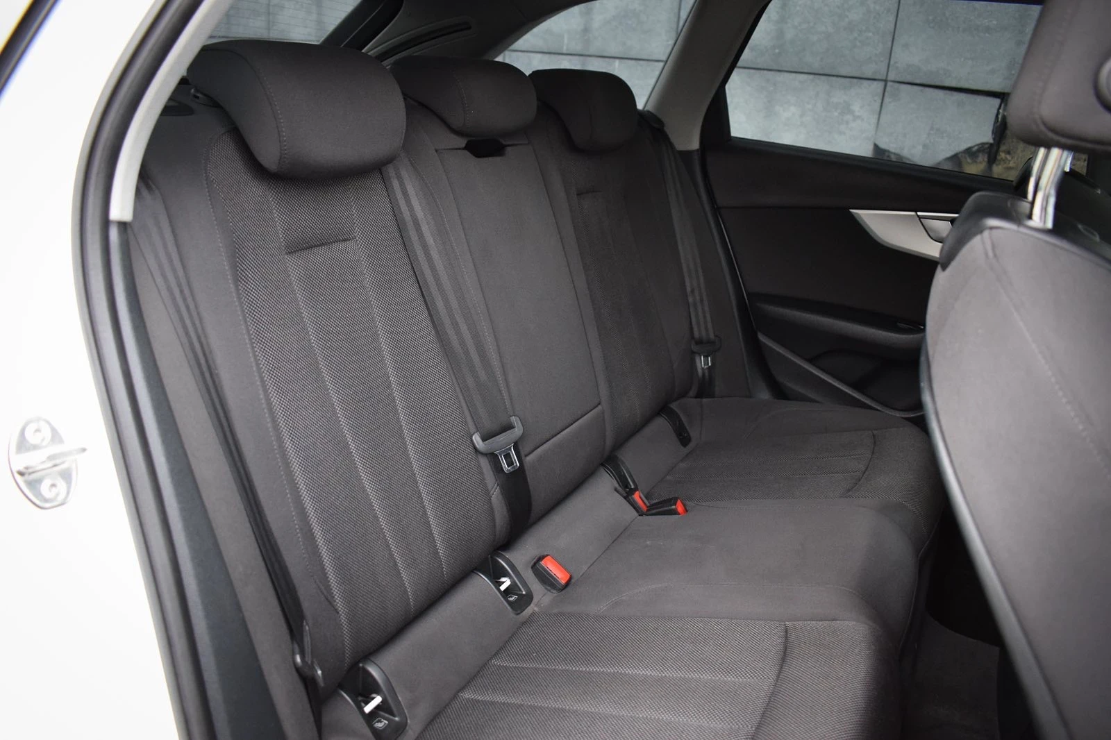 Audi A4 2.0TDI CarPlay DriveSelect | Mobile.bg   14