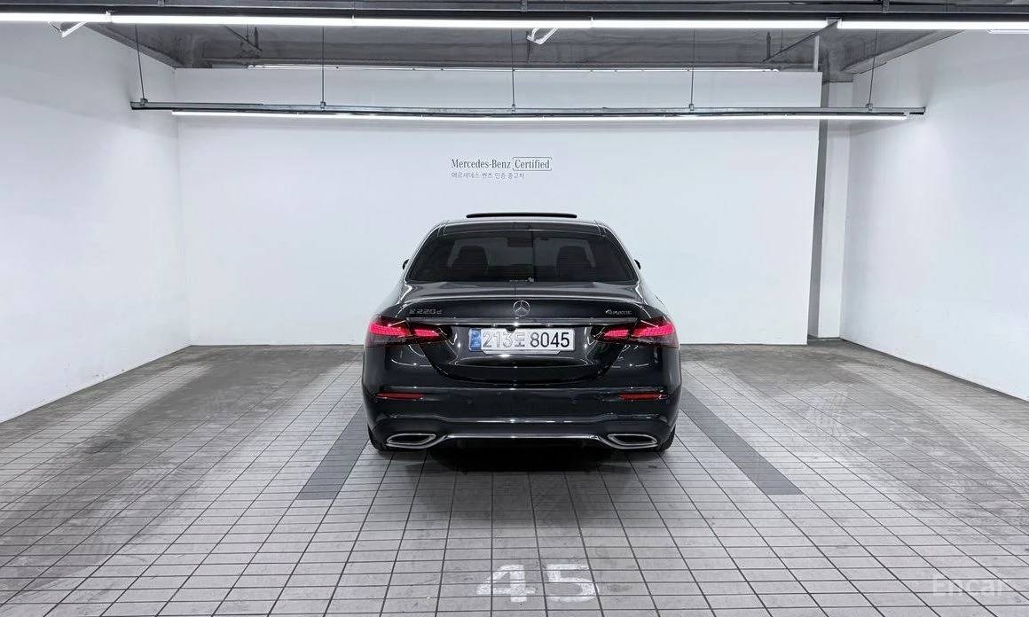 Mercedes-Benz E 220, снимка 4 - Автомобили и джипове - 53755413