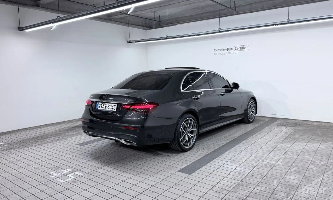 Mercedes-Benz E 220, снимка 2 - Автомобили и джипове - 53755413