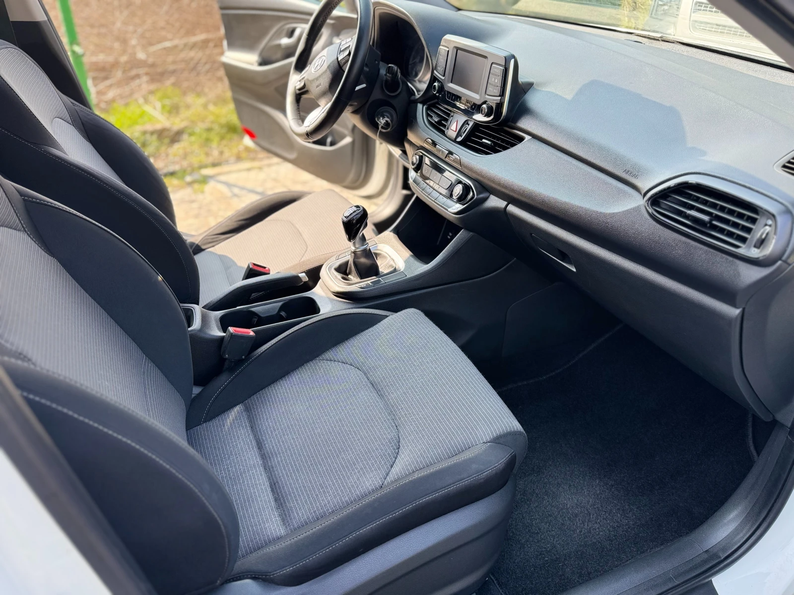 Hyundai I30 1.6CRDi, снимка 11 - Автомобили и джипове - 53765895