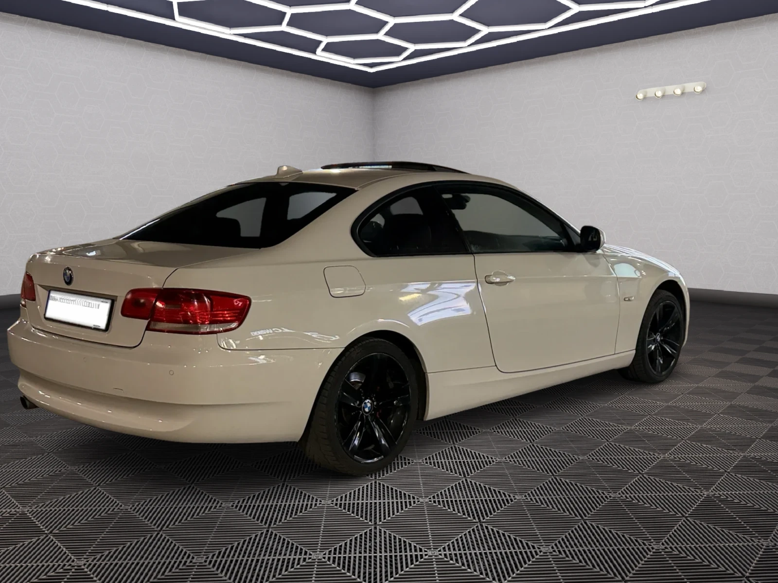 BMW 320 xDrive Individual PDC NAVI LCI, снимка 8 - Автомобили и джипове - 54335513