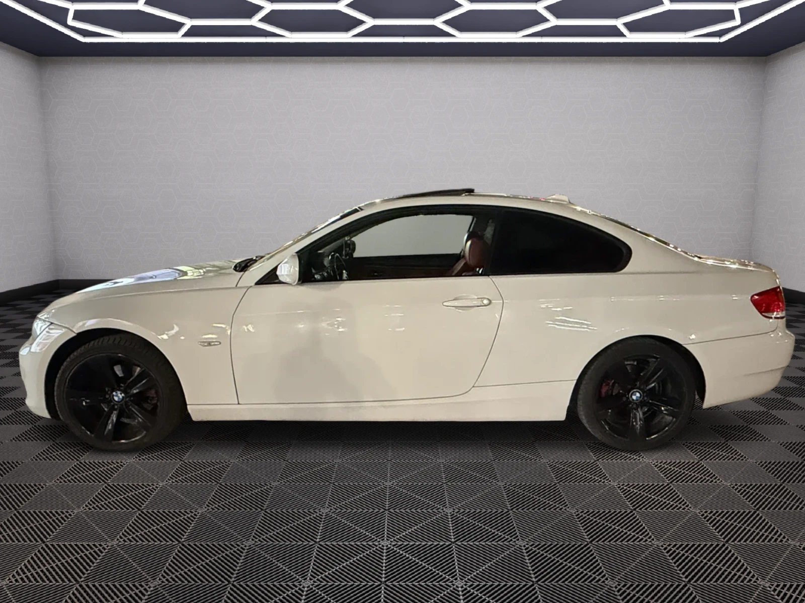 BMW 320 xDrive Individual PDC NAVI LCI, снимка 5 - Автомобили и джипове - 54335513