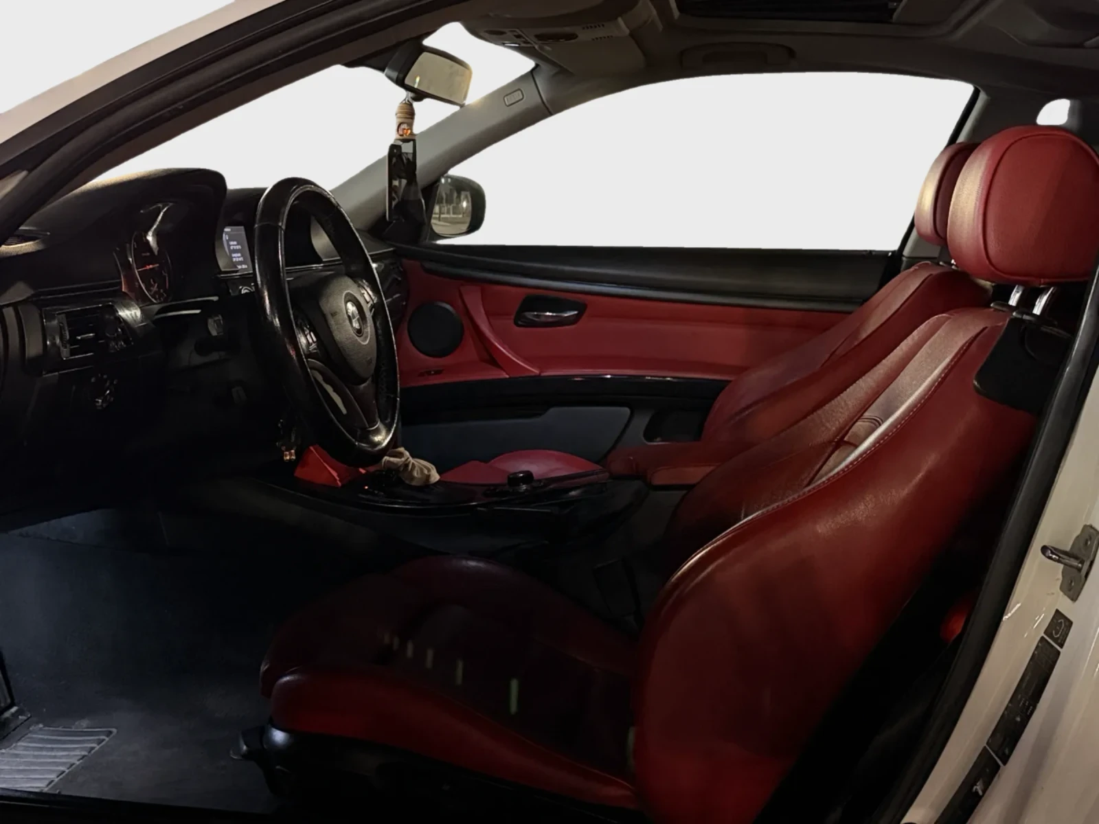 BMW 320 xDrive Individual PDC NAVI LCI, снимка 9 - Автомобили и джипове - 54335513