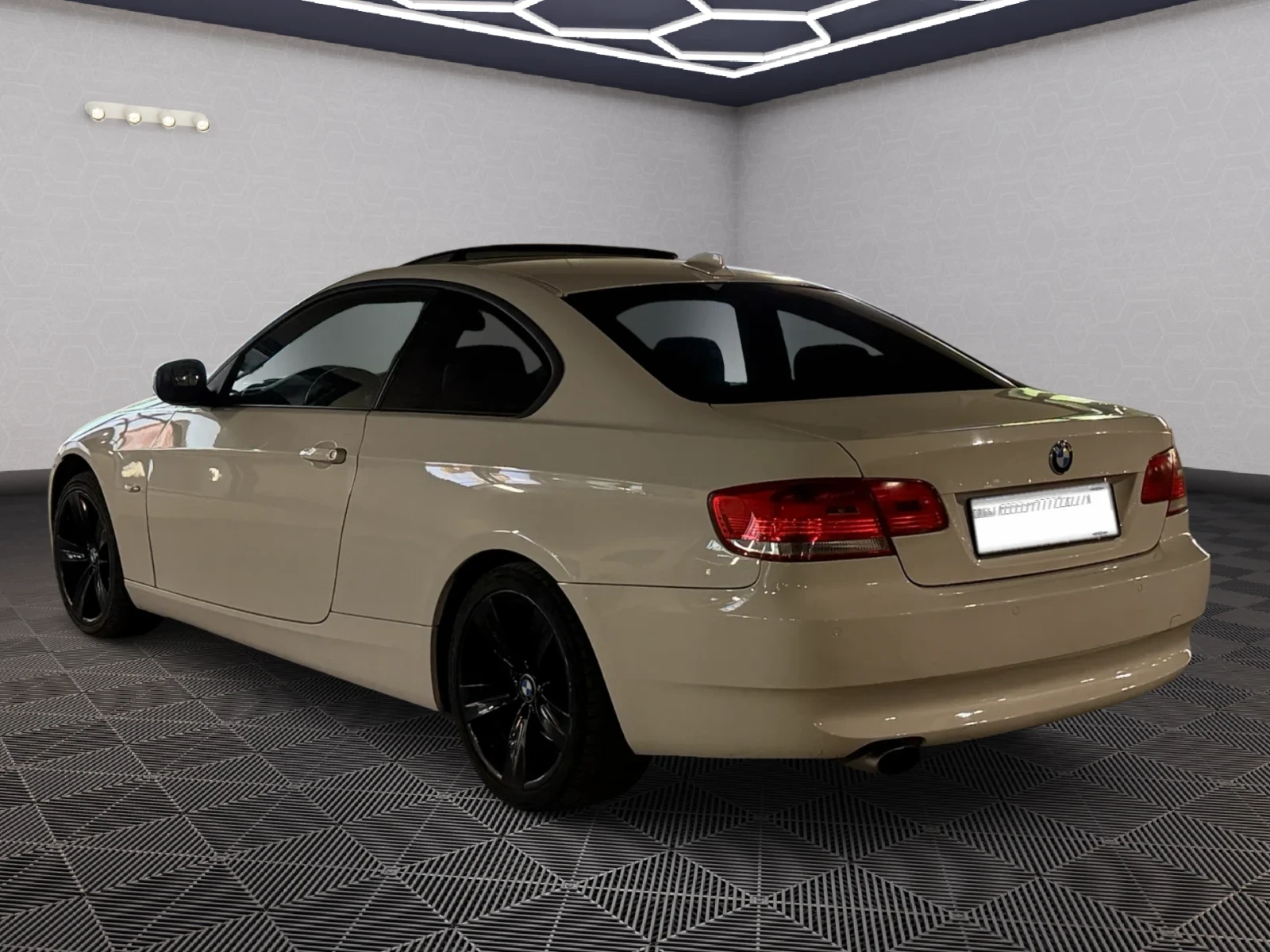 BMW 320 xDrive Individual PDC NAVI LCI, снимка 6 - Автомобили и джипове - 54335513