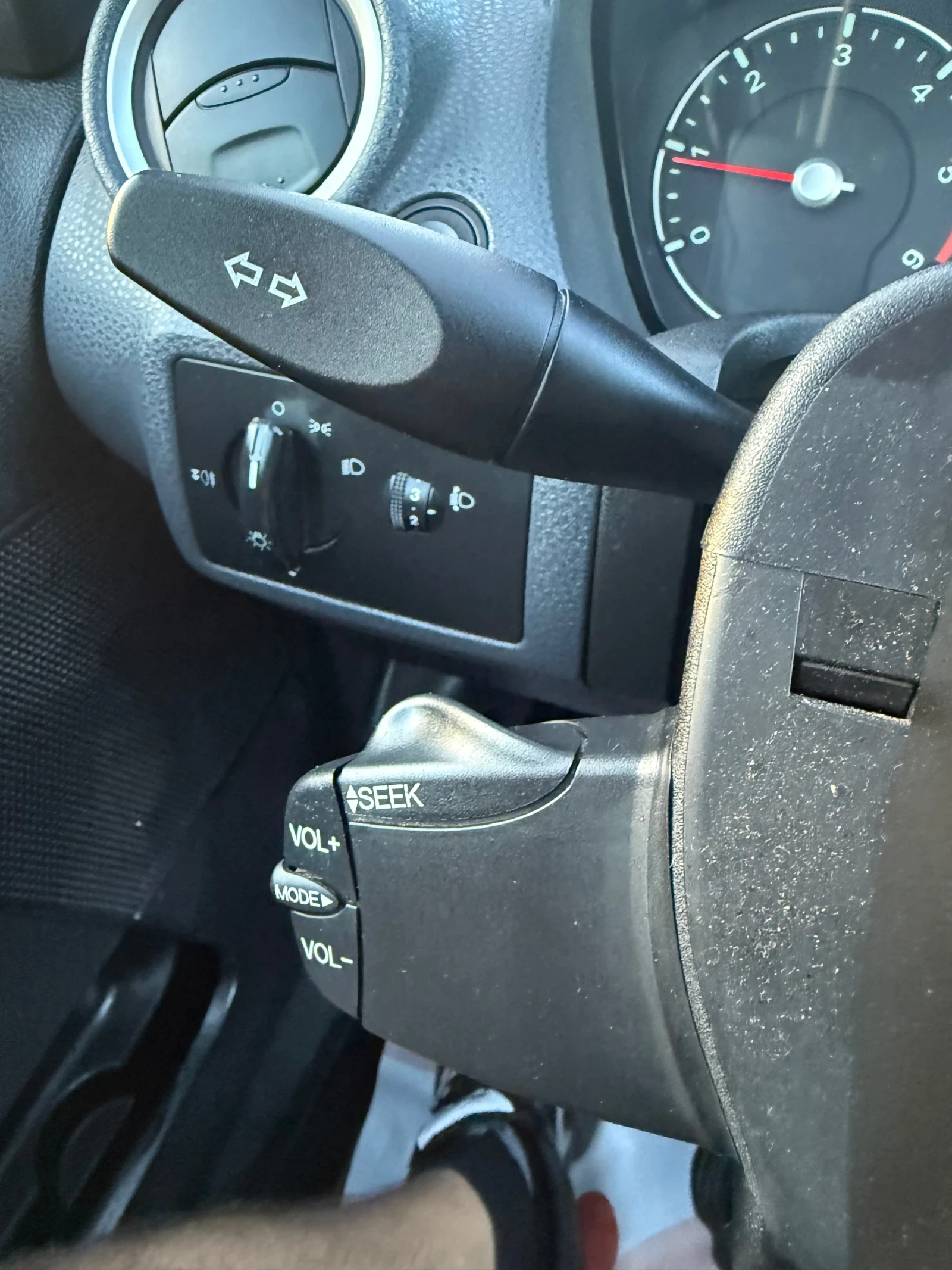 Ford Fiesta 1.4 TDCI 68 к.с., снимка 15 - Автомобили и джипове - 54722650