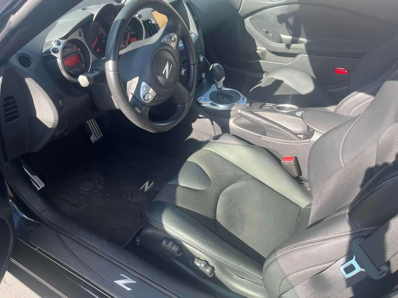 Nissan 370Z * Touring * АВТОКРЕДИТ БЕЗ ПЪРВОНАЧАЛНА ВНОСКА* , снимка 5 - Автомобили и джипове - 54937106