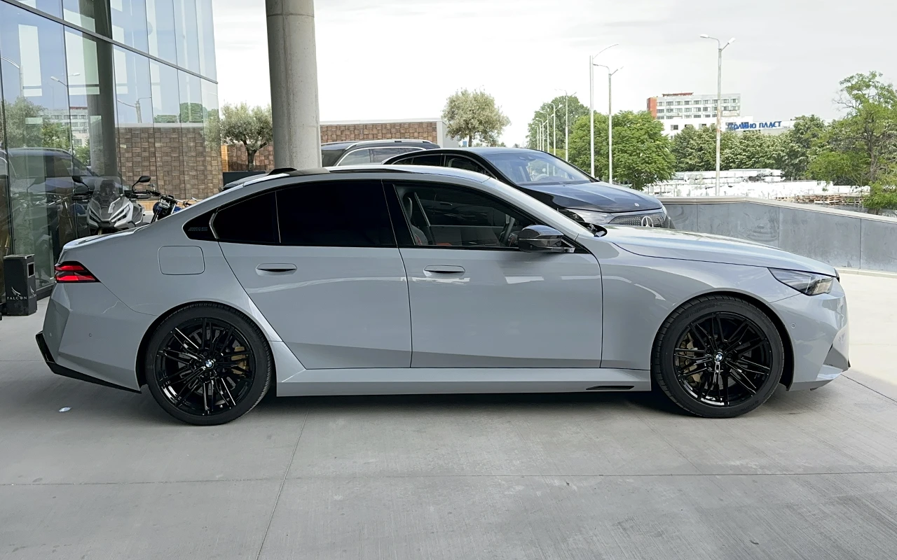 BMW M5 G90 , снимка 3 - Автомобили и джипове - 55043383