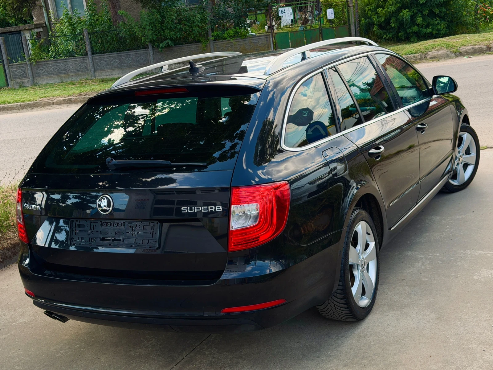 Skoda Superb 2.0TDI-DSG, снимка 3 - Автомобили и джипове - 55411425