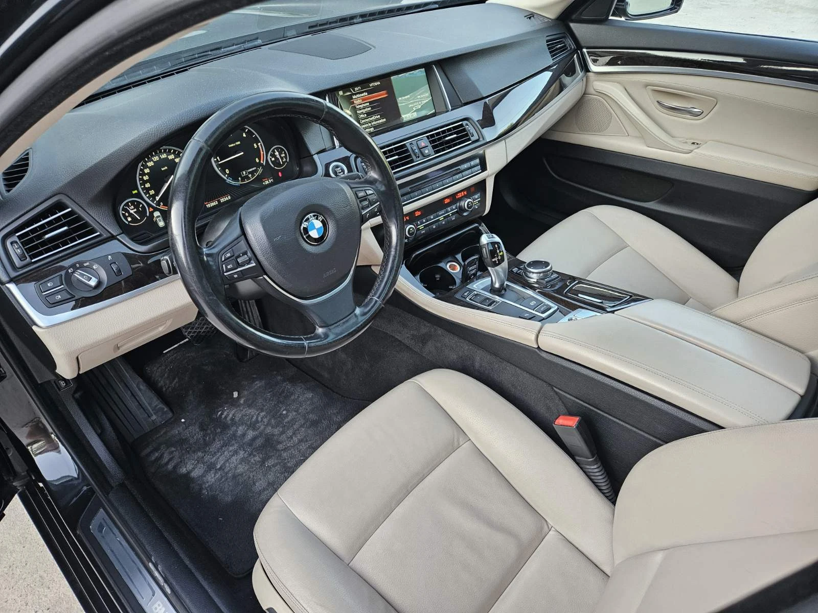 BMW 520 Комби, снимка 5 - Автомобили и джипове - 55433609
