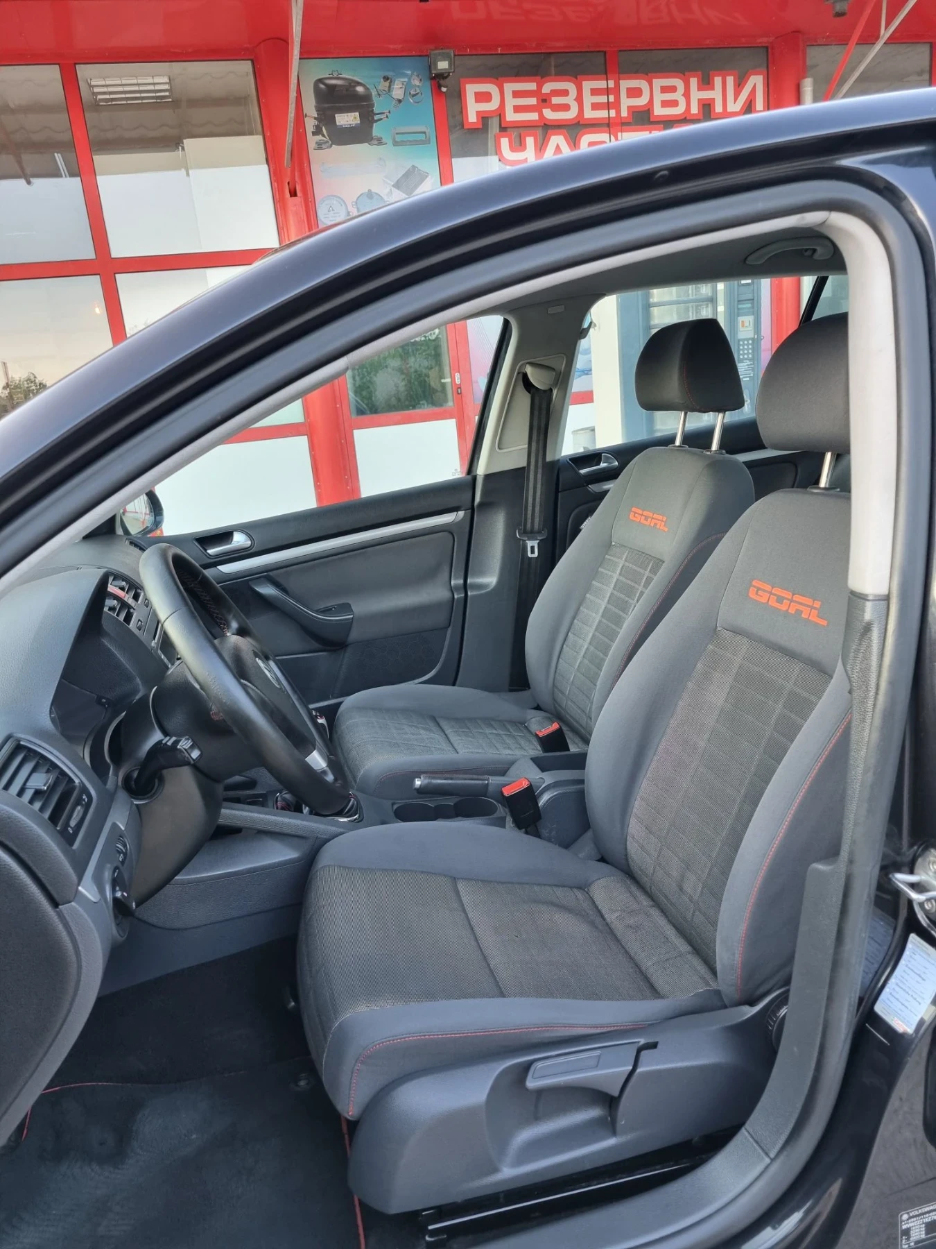 VW Golf 1.9tdi 105 коня GOAL , снимка 9 - Автомобили и джипове - 55729900