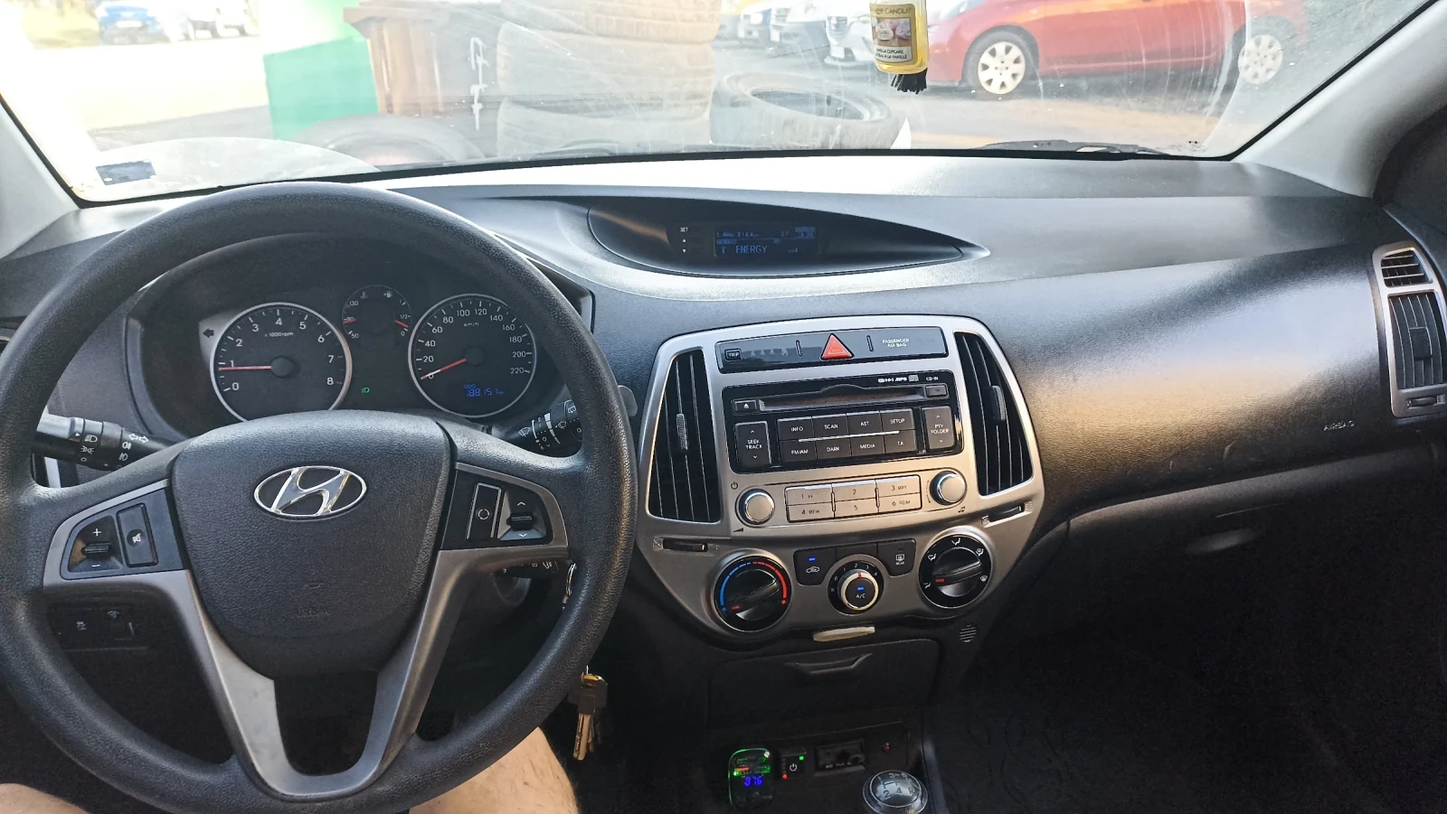 Hyundai I20 от БГ, снимка 6 - Автомобили и джипове - 55859392