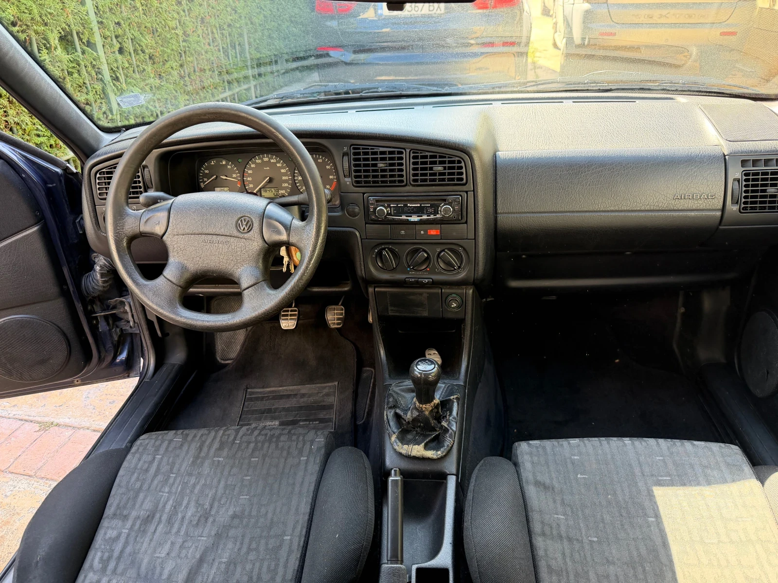 VW Passat Variant 1.6 , снимка 9 - Автомобили и джипове - 56011389