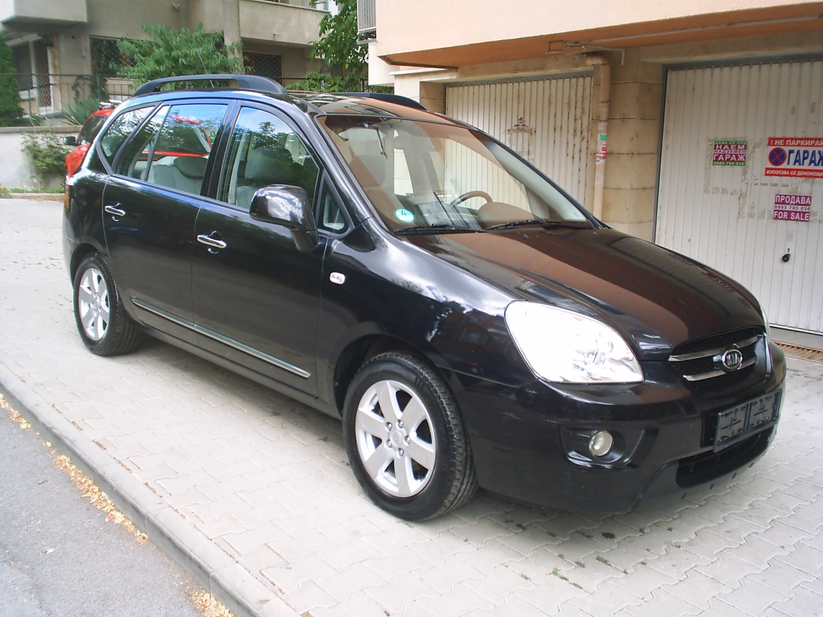 Kia Carens 2.0 i 16V 144k.c. , снимка 3 - Автомобили и джипове - 56182513
